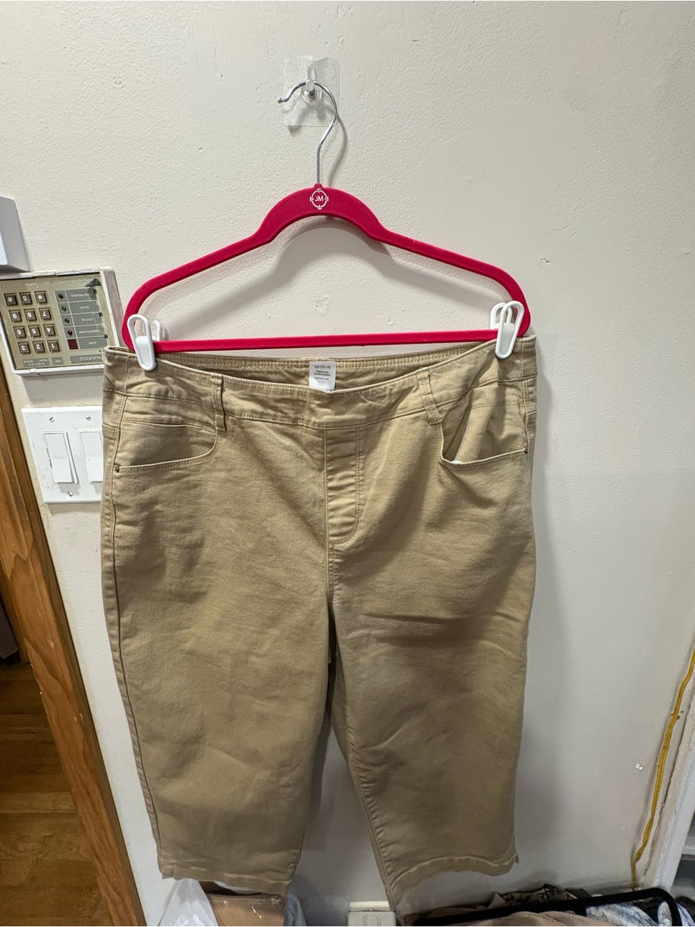 Women’s Khaki Capri Jeans - Brand Unspecified